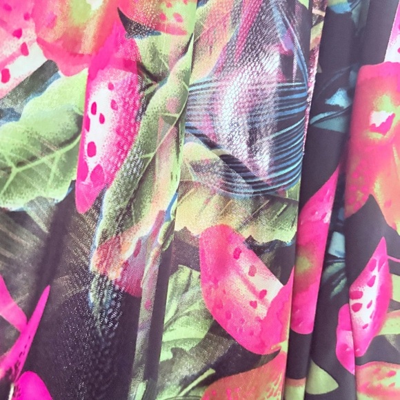 QED London Sheer Tropical Floral Maxi Dress Criss Cross & Cutout - Picture 8 of 10